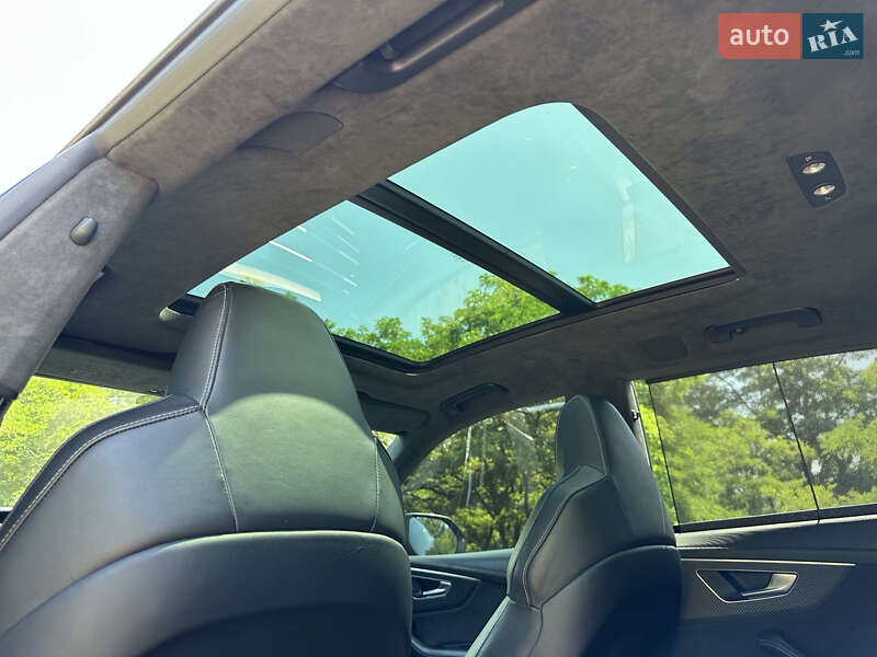 Внедорожник / Кроссовер Audi RS Q8 2021 в Днепре