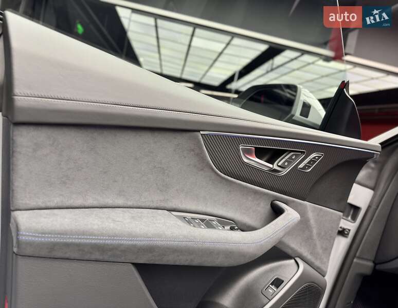 Внедорожник / Кроссовер Audi RS Q8 2025 в Киеве