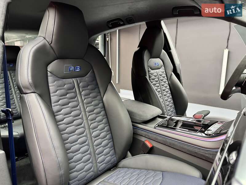 Внедорожник / Кроссовер Audi RS Q8 2025 в Киеве