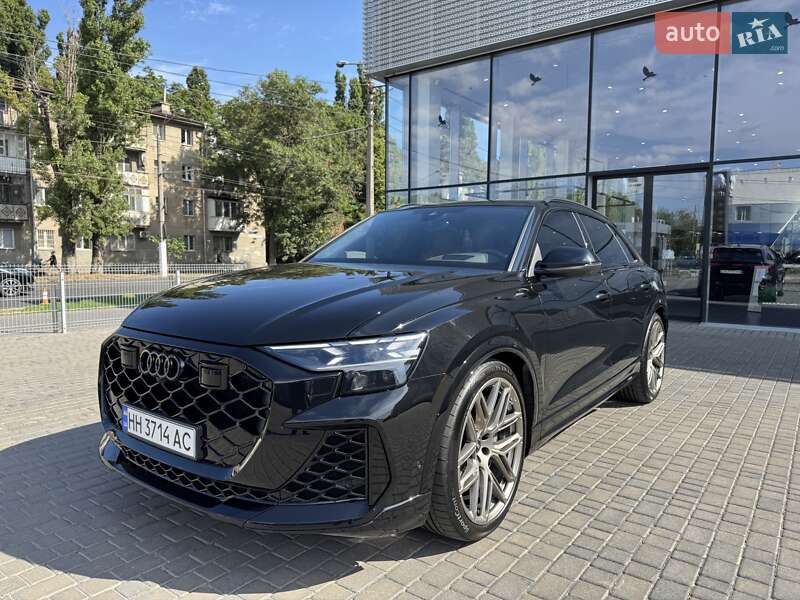 Внедорожник / Кроссовер Audi RS Q8 2025 в 
