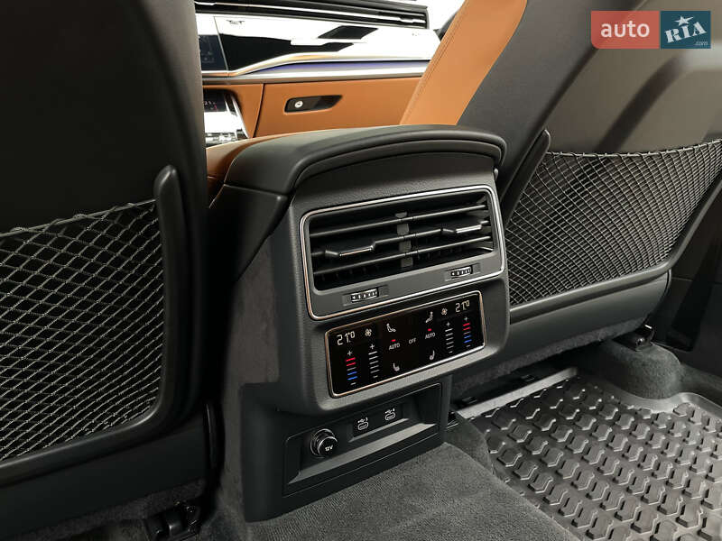 Внедорожник / Кроссовер Audi RS Q8 2020 в Киеве