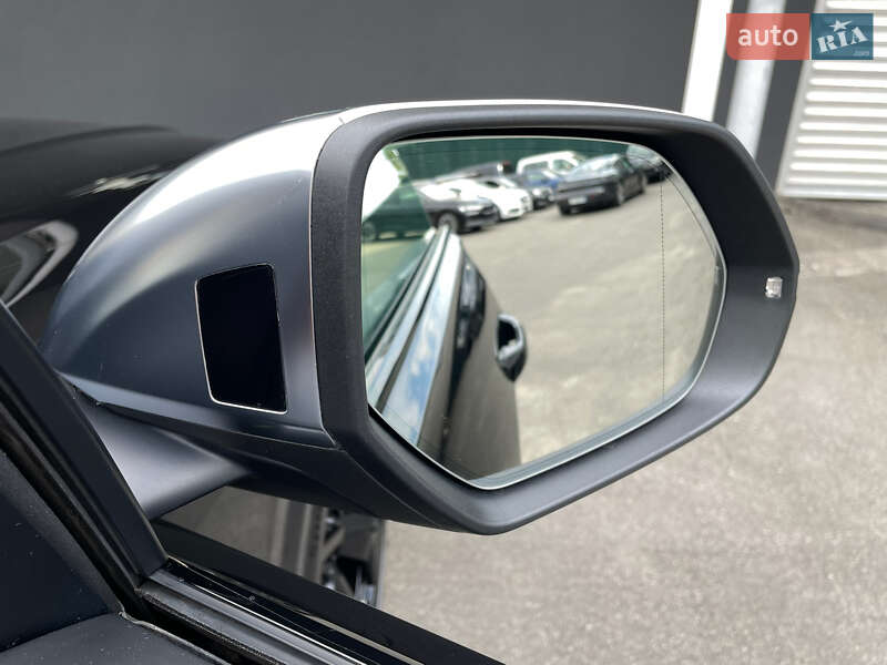 Внедорожник / Кроссовер Audi RS Q8 2020 в Киеве