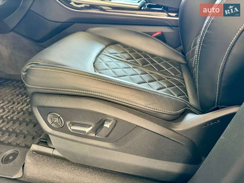 Внедорожник / Кроссовер Audi RS Q8 2021 в Львове