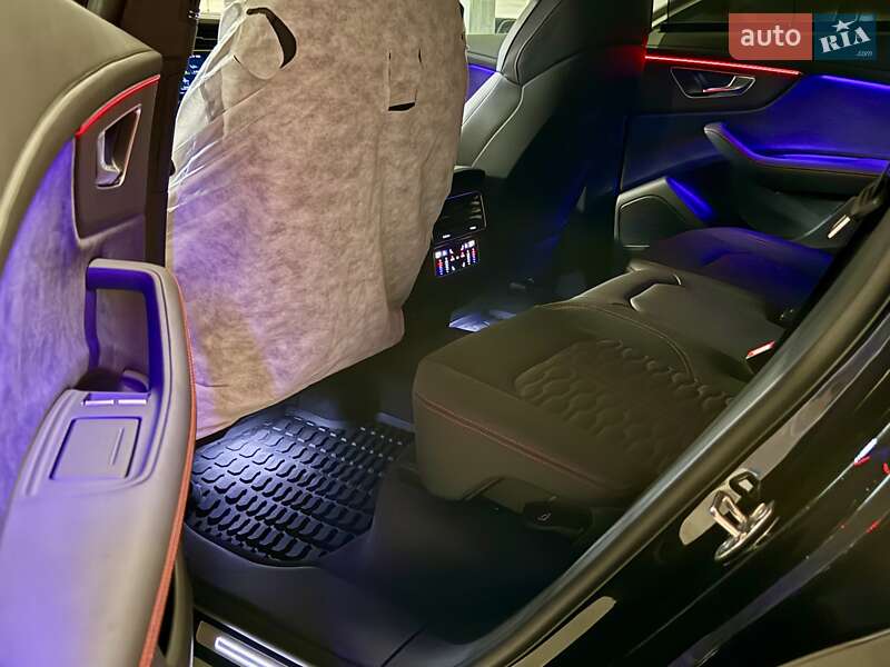 Внедорожник / Кроссовер Audi RS Q8 2025 в Киеве