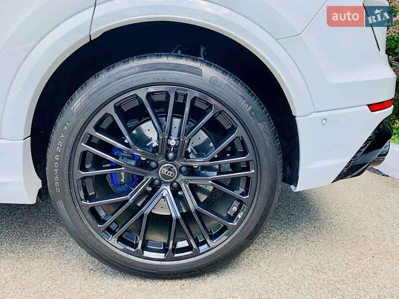 Позашляховик / Кросовер Audi RS Q8 2025 в Києві фото 13 Позашляховик / Кросовер Audi RS Q8 2025 в Києві