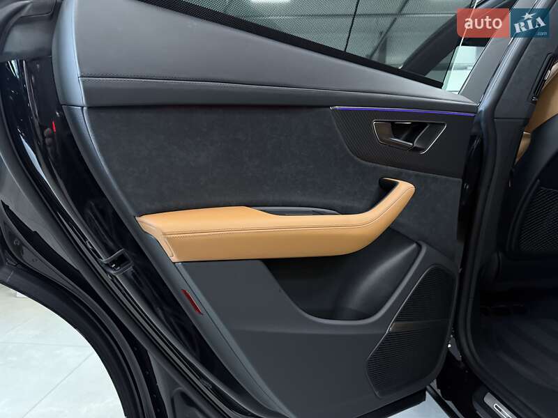Внедорожник / Кроссовер Audi RS Q8 2024 в Тернополе