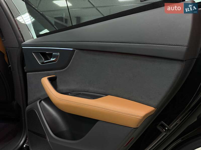 Внедорожник / Кроссовер Audi RS Q8 2024 в Тернополе
