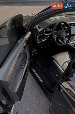 Внедорожник / Кроссовер Audi RS Q8 2021 в 