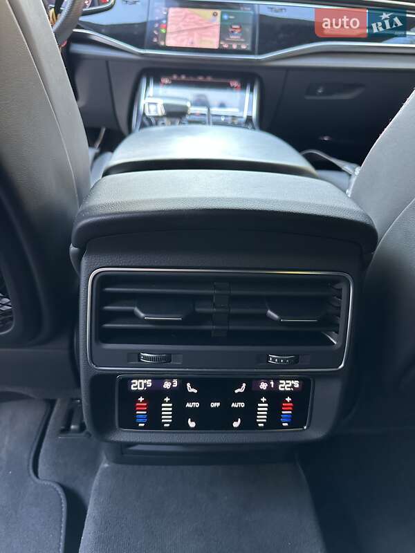 Внедорожник / Кроссовер Audi RS Q8 2021 в Киеве