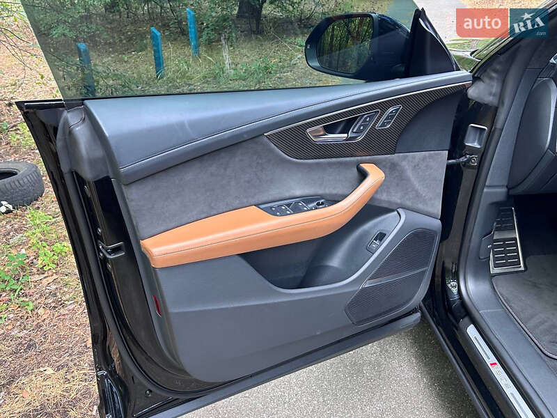 Позашляховик / Кросовер Audi RS Q8 2021 в Києві