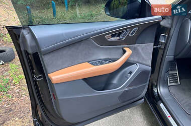 Позашляховик / Кросовер Audi RS Q8 2021 в 
