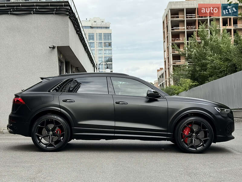 Внедорожник / Кроссовер Audi RS Q8 2024 в Киеве