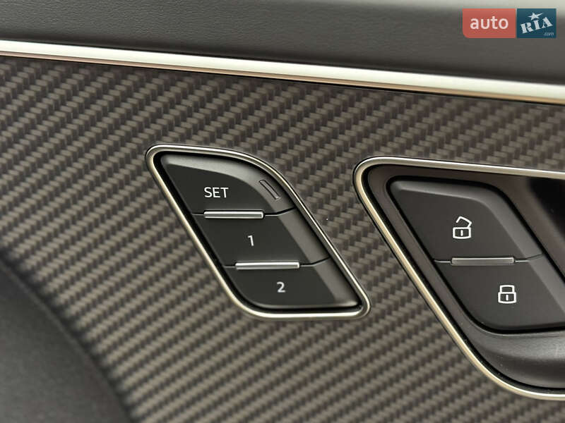 Внедорожник / Кроссовер Audi RS Q8 2024 в Киеве