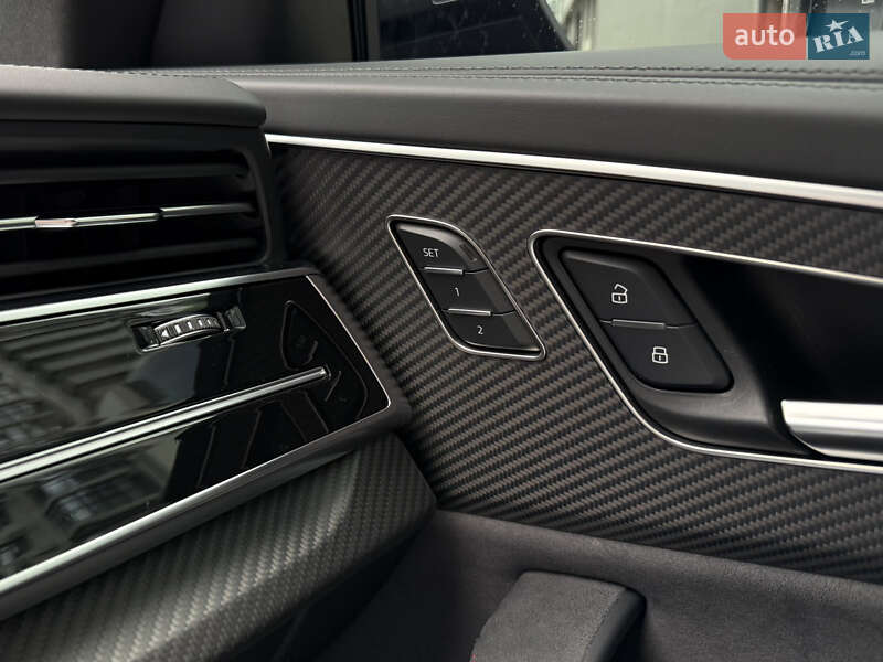 Внедорожник / Кроссовер Audi RS Q8 2024 в Киеве