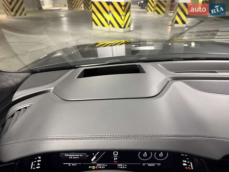 Позашляховик / Кросовер Audi RS Q8 2020 в Києві