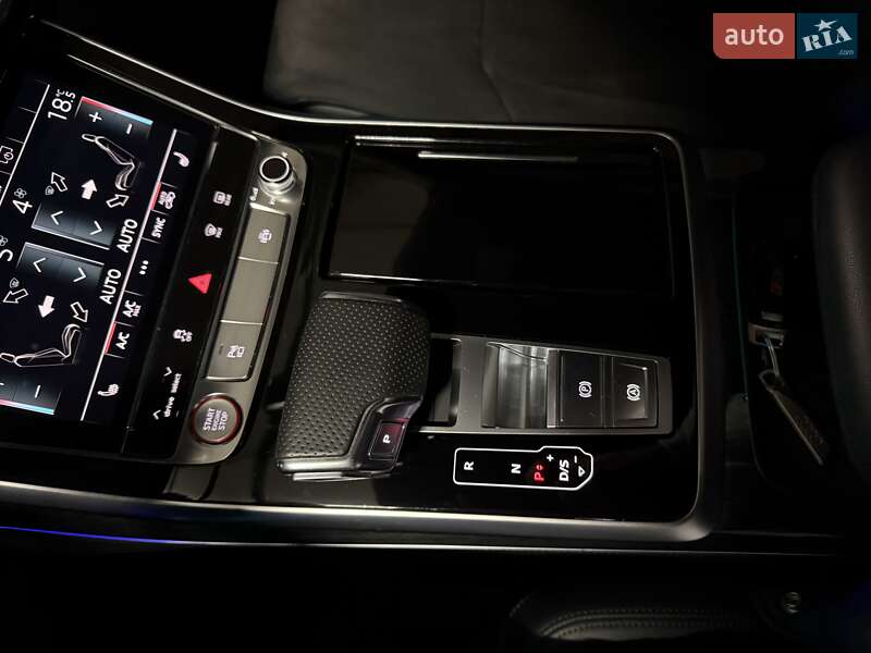 Позашляховик / Кросовер Audi RS Q8 2020 в Києві
