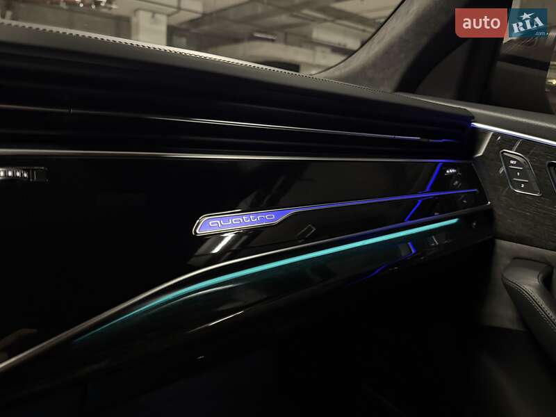 Позашляховик / Кросовер Audi RS Q8 2020 в Києві