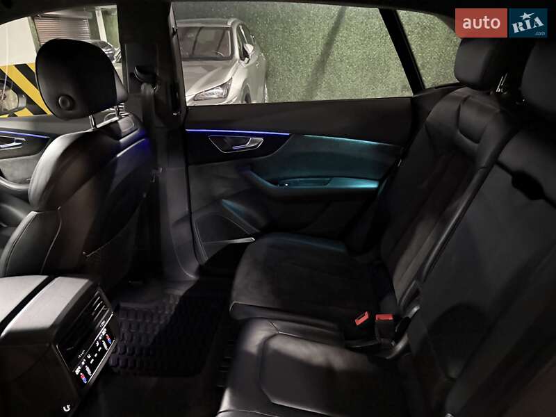 Позашляховик / Кросовер Audi RS Q8 2020 в Києві