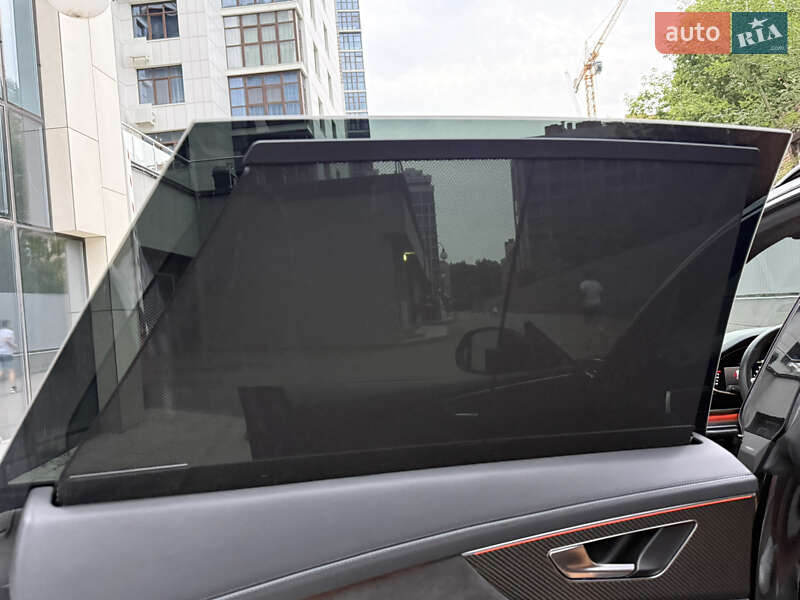 Позашляховик / Кросовер Audi RS Q8 2020 в Києві