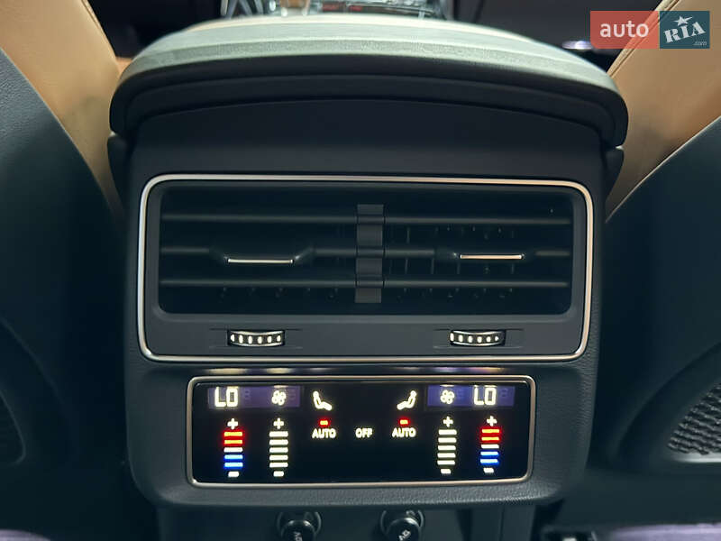Позашляховик / Кросовер Audi RS Q8 2020 в Києві