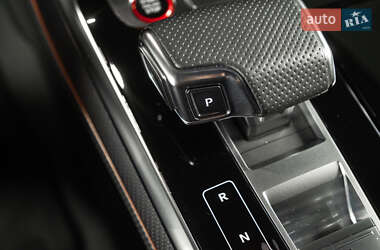 Позашляховик / Кросовер Audi RS Q8 2023 в 