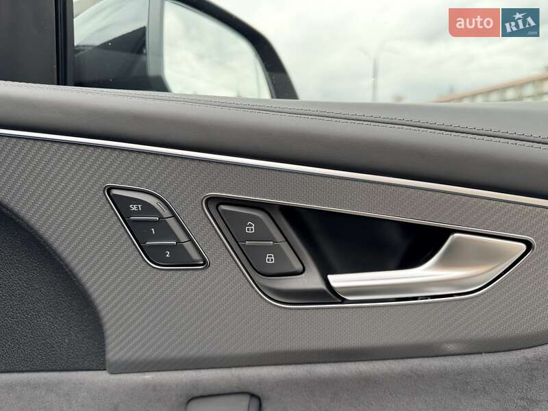 Внедорожник / Кроссовер Audi RS Q8 2025 в Киеве фото 23 Внедорожник / Кроссовер Audi RS Q8 2025 в Киеве