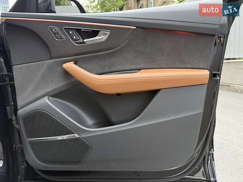 Внедорожник / Кроссовер Audi RS Q8 2020 в Киеве фото 60 Внедорожник / Кроссовер Audi RS Q8 2020 в Киеве