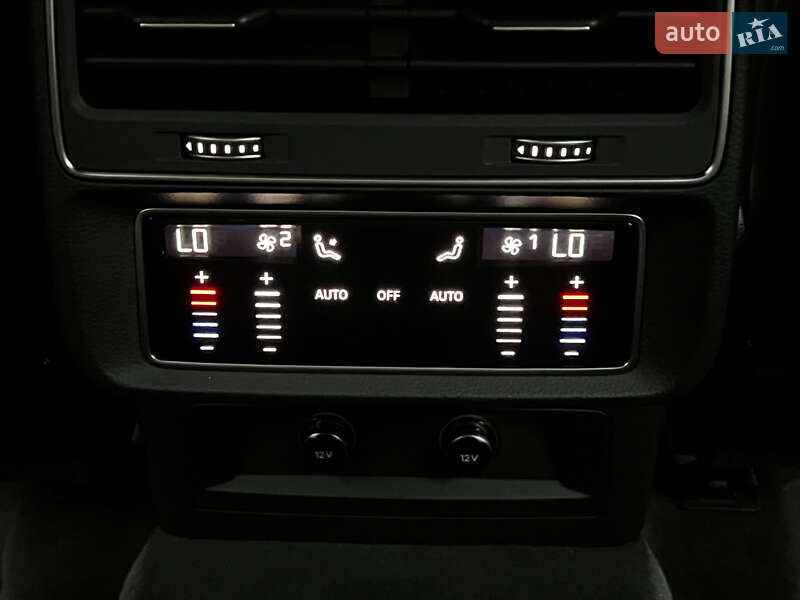 Внедорожник / Кроссовер Audi RS Q8 2023 в Киеве фото 21 Внедорожник / Кроссовер Audi RS Q8 2023 в Киеве