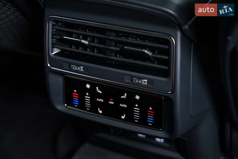 Внедорожник / Кроссовер Audi RS Q8 2020 в Киеве