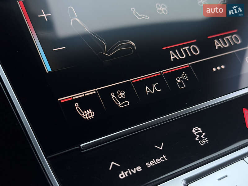 Внедорожник / Кроссовер Audi RS Q8 2020 в Киеве