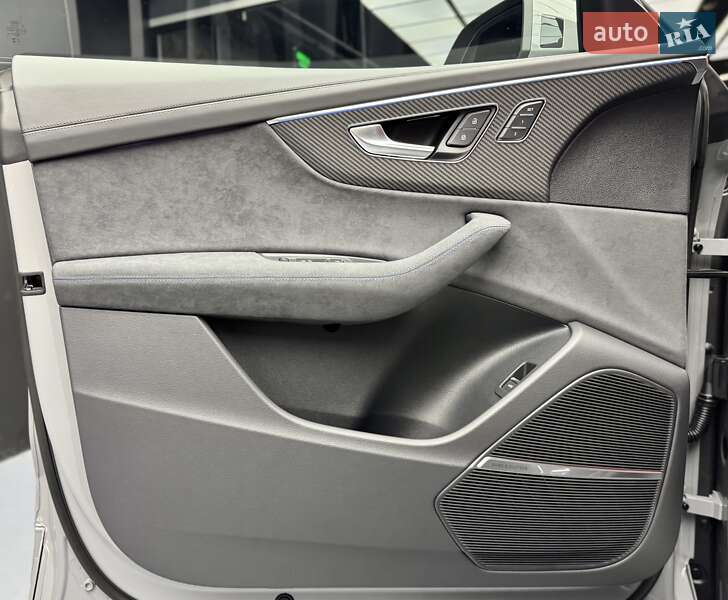 Позашляховик / Кросовер Audi RS Q8 2025 в Києві