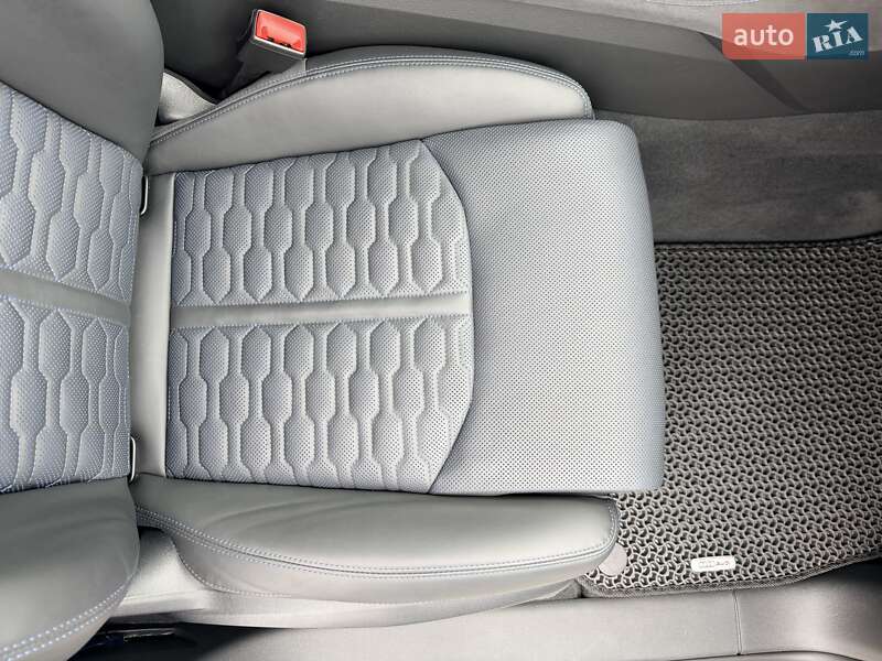 Внедорожник / Кроссовер Audi RS Q8 2025 в Киеве фото 20 Внедорожник / Кроссовер Audi RS Q8 2025 в Киеве