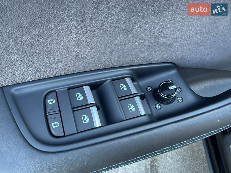 Внедорожник / Кроссовер Audi RS Q8 2025 в Киеве