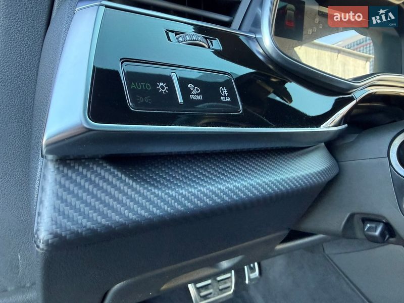 Внедорожник / Кроссовер Audi RS Q8 2025 в Киеве