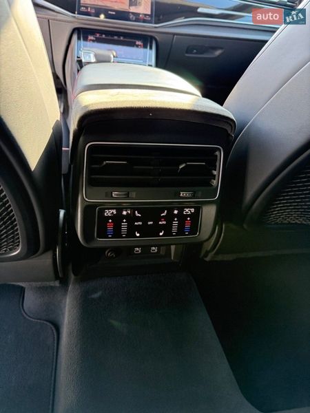 Внедорожник / Кроссовер Audi RS Q8 2021 в Киеве