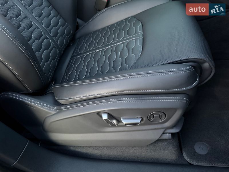 Внедорожник / Кроссовер Audi RS Q8 2025 в Киеве