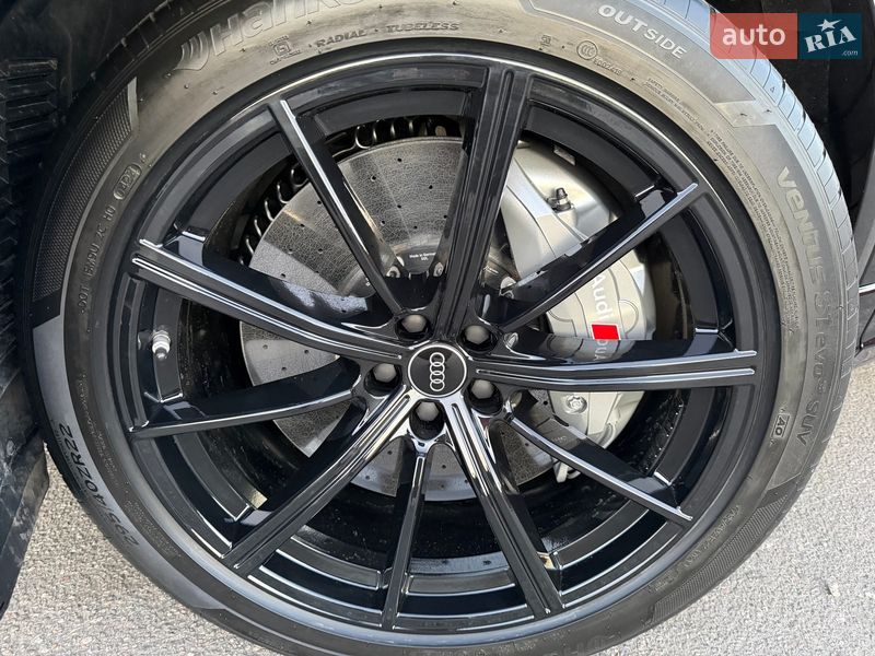 Внедорожник / Кроссовер Audi RS Q8 2025 в Киеве