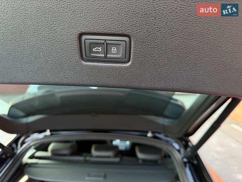Внедорожник / Кроссовер Audi RS Q8 2025 в Киеве