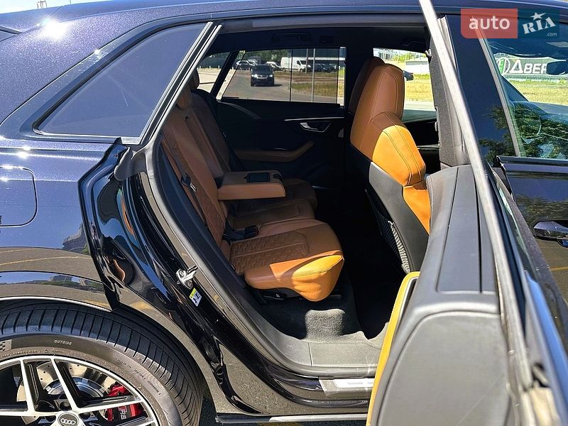Внедорожник / Кроссовер Audi RS Q8 2020 в Киеве