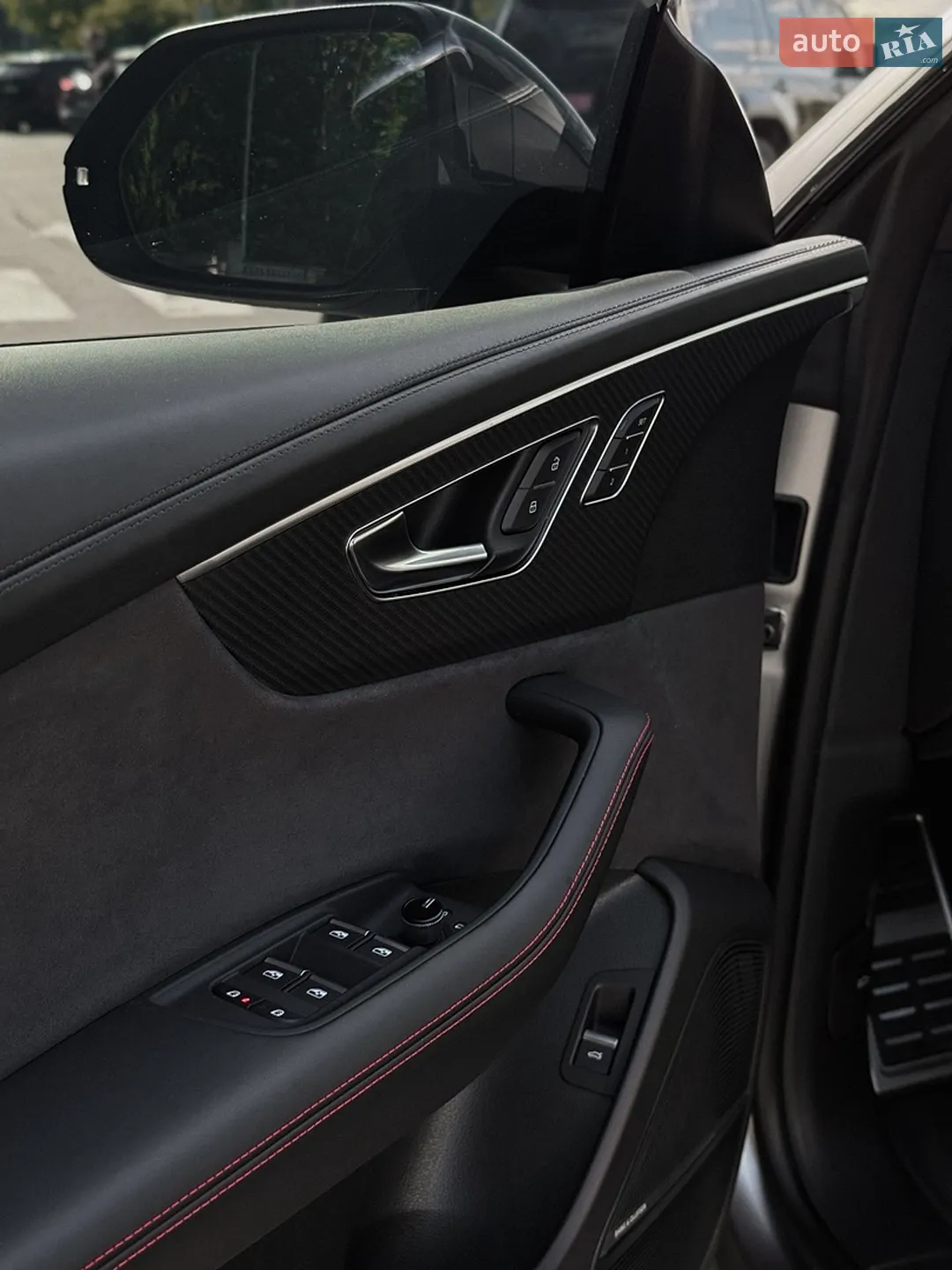 2022 Audi RS Q8 - мініатюра 11