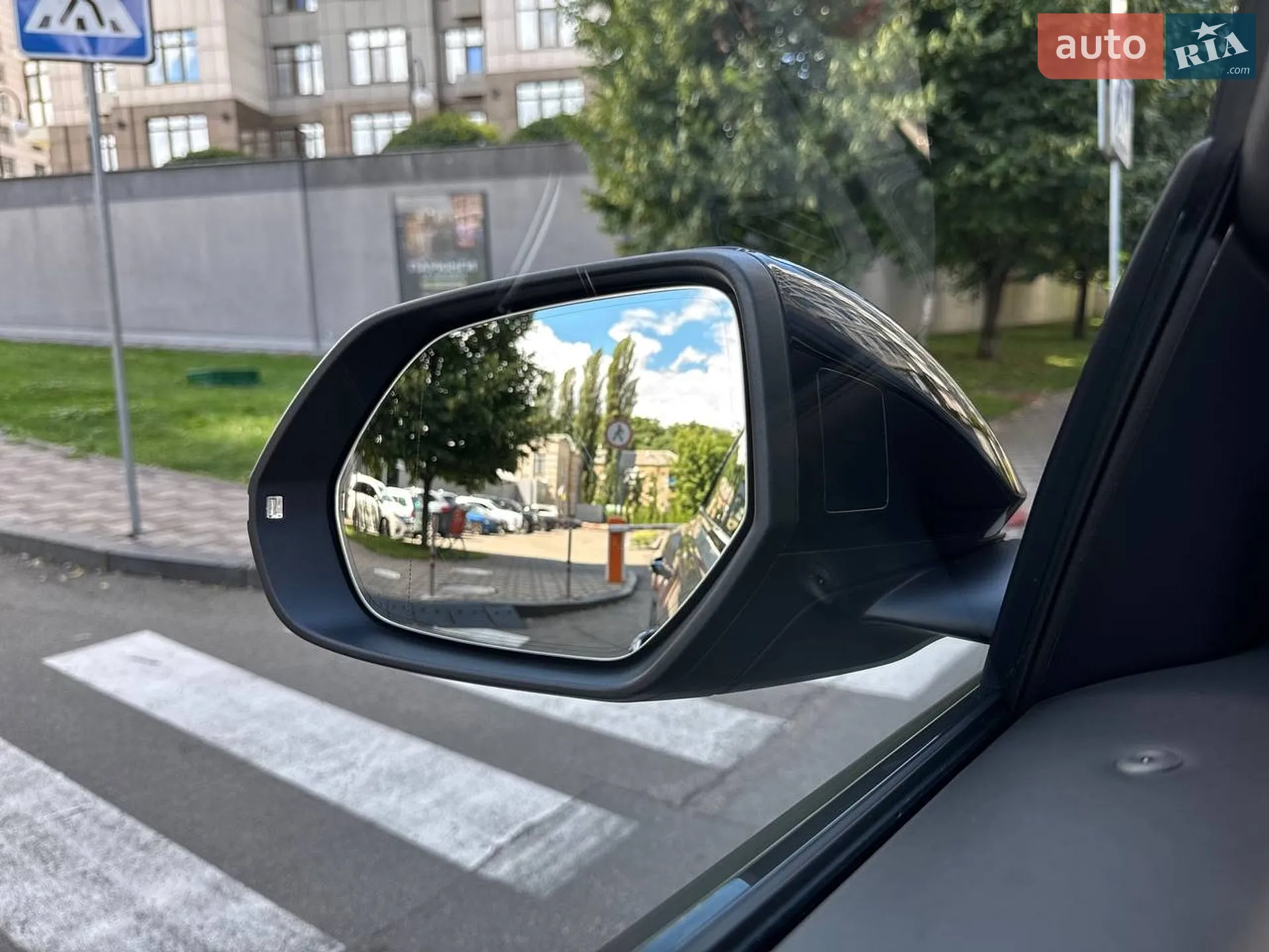 2023 Audi RS Q8 - мініатюра 25