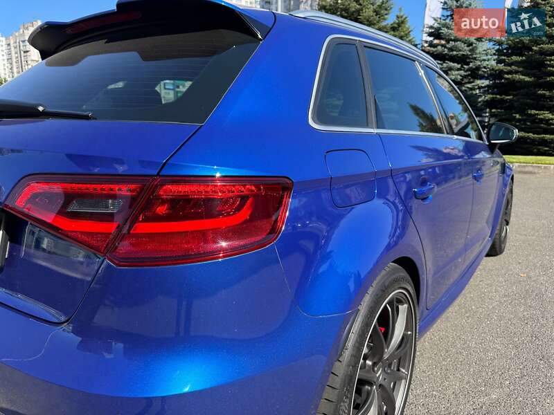 Хетчбек Audi RS3 Sportback 2016 в Києві
