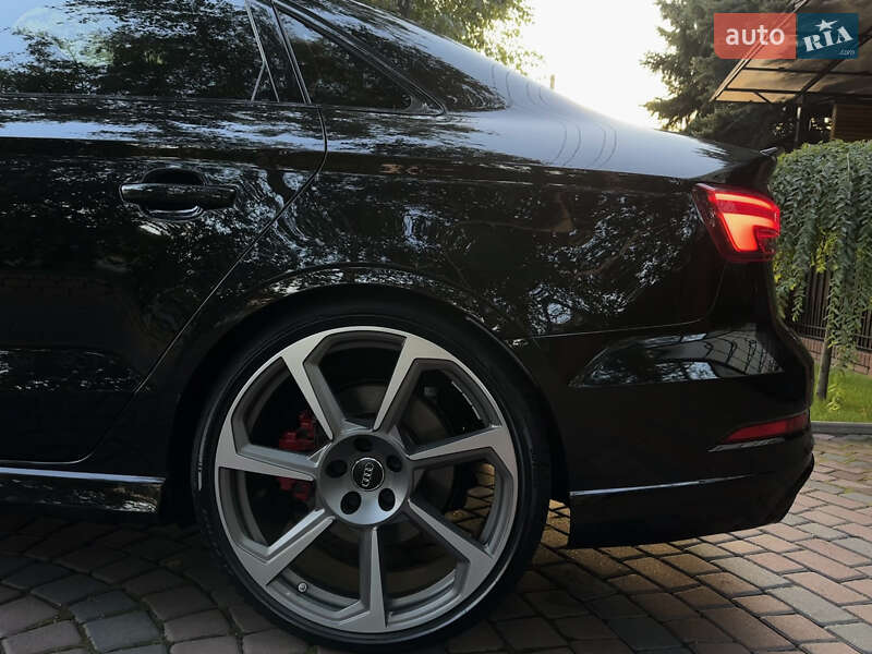 Седан Audi RS3 2018 в Запорожье