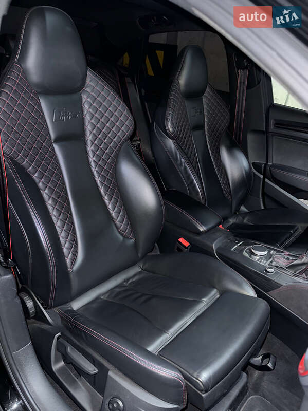 Седан Audi RS3 2018 в Киеве