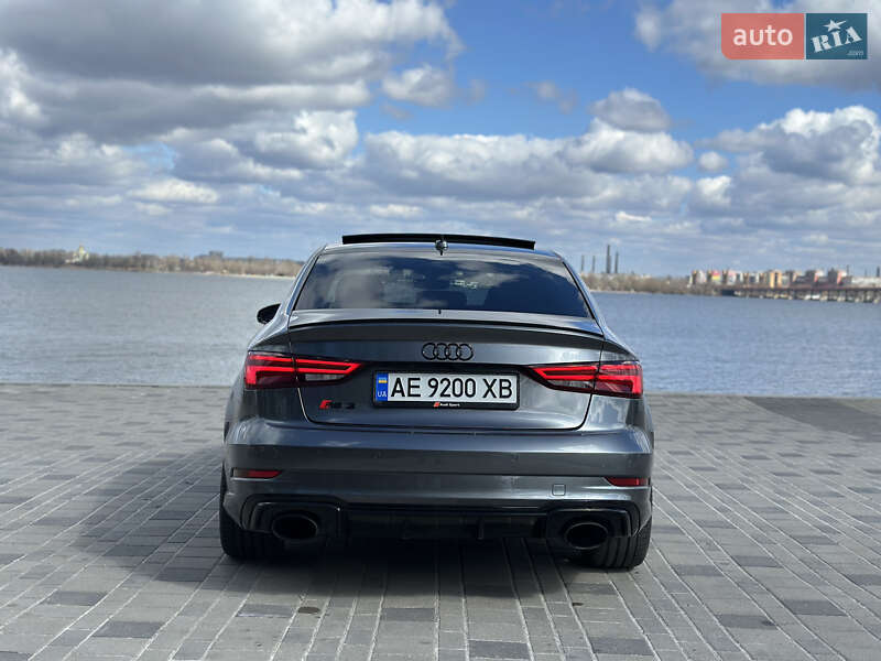 Седан Audi RS3 2018 в Днепре