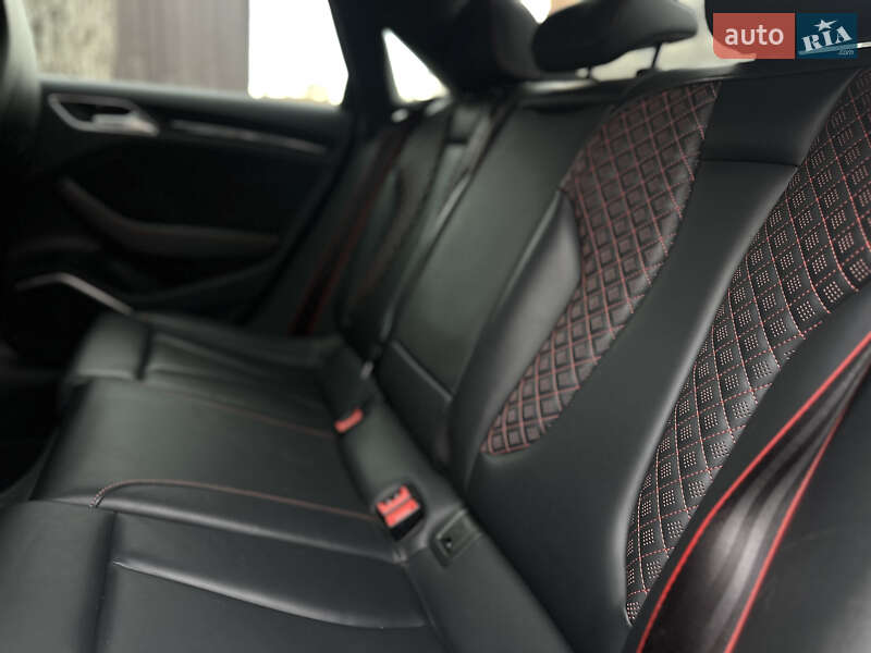 Седан Audi RS3 2018 в Днепре