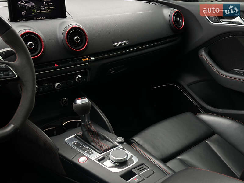 Седан Audi RS3 2018 в Днепре