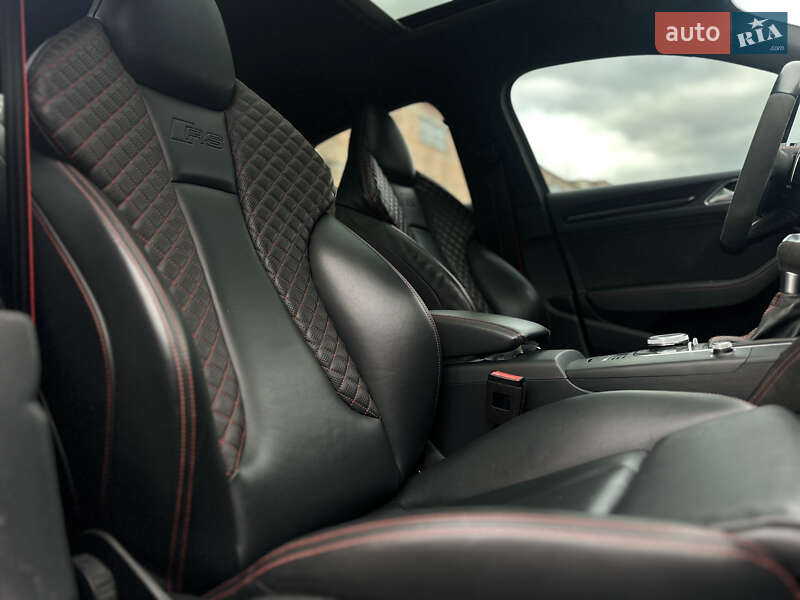 Седан Audi RS3 2018 в Днепре