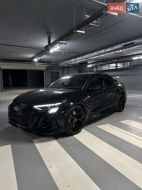 Седан Audi RS3 2022 в 