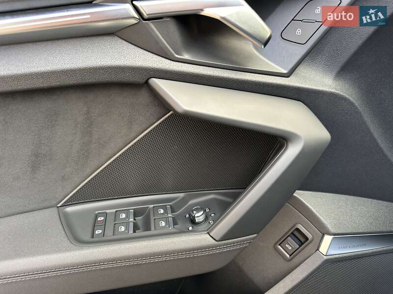 Седан Audi RS3 2021 в Киеве
